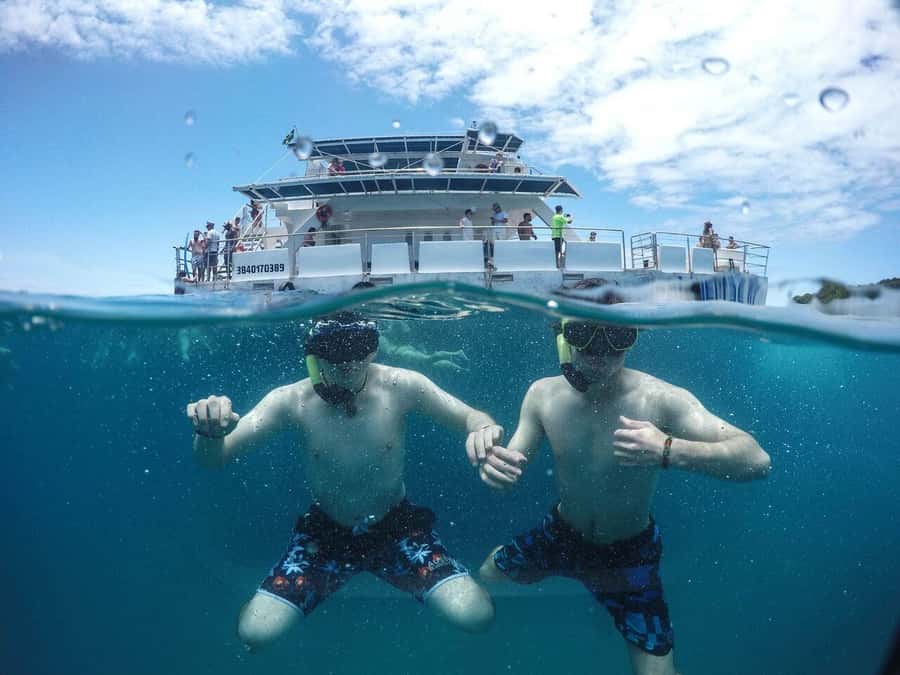 From Rio: Full Day in Búzios with Catamaran Tour and Lunch - Bardot Promenade and Rua das Pedras