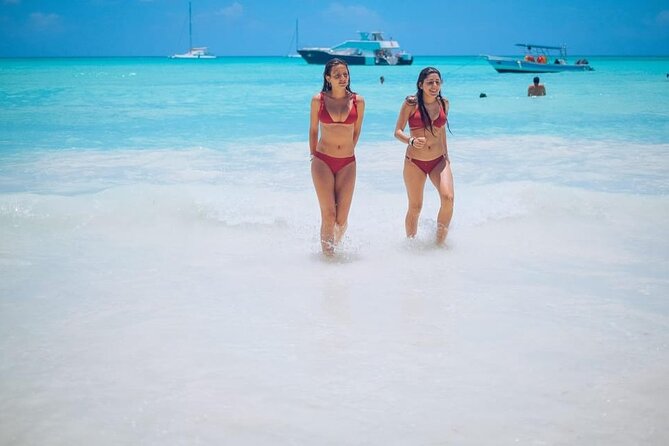 From Santo Domingo Saona Island Food And Drink Catamaran Vip - Saona Island in the Parque Nacional del Este