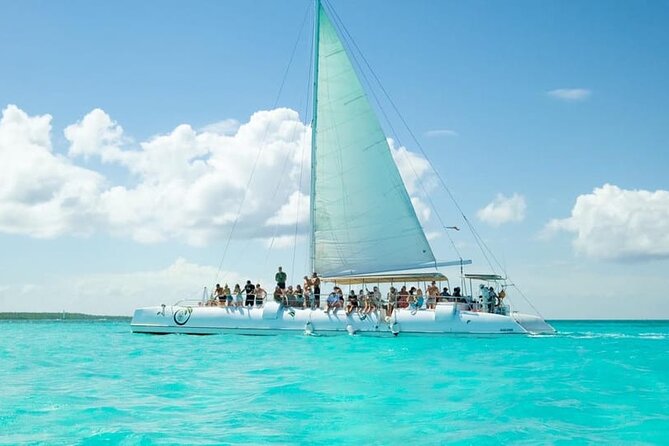 From Santo Domingo: Saona Island For Small Group Catamaran - Lunch at 1:00 p.m. at Palmera Turístico beach