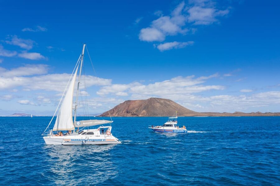 Fuerteventura : Catamaran excursion to Lobos Island - Setting out from Corralejo harbor