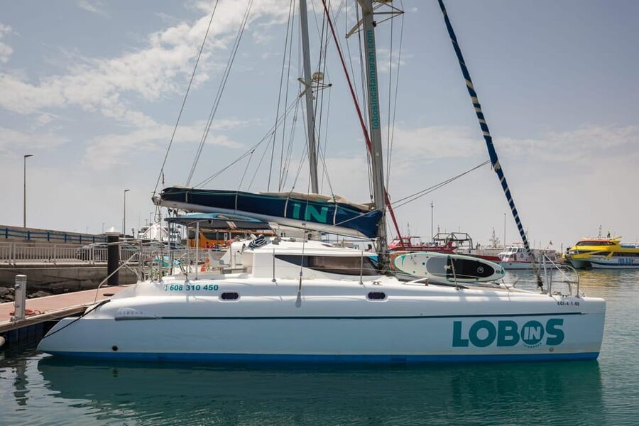 Fuerteventura: PRIVATE Catamaran All Inclusive Lobos in - Cruising toward Lobos Island Natural Park