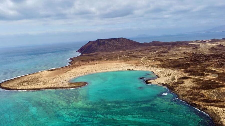 Fuerteventura: PRIVATE Catamaran All Inclusive Lobos in - Friendly service and a relaxed pace