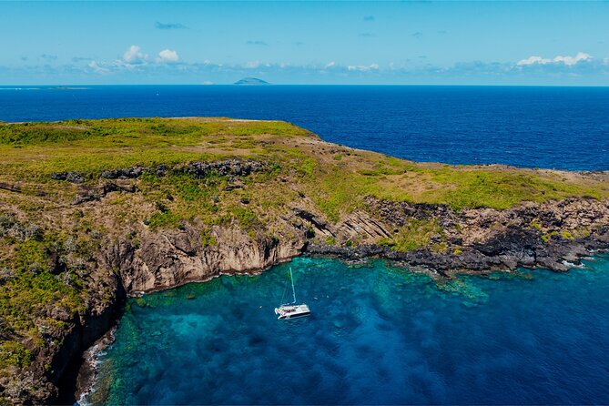 Full Day Catamaran Cruise - North Ilot Gabriel (sharing) - Three hours on Île aux Gabriel