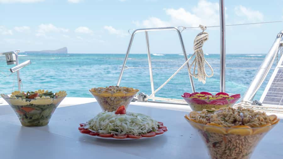 Full Day Catamaran Luxury Cruise to Northern Islands w Lunch - Meeting at Bain Boeuf at 9:30 a.m.