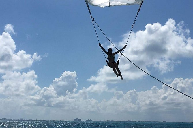 Full-Day Catamaran Tour to Isla Mujeres from Cancun with Lunch - Group size, comfort, and who will enjoy it