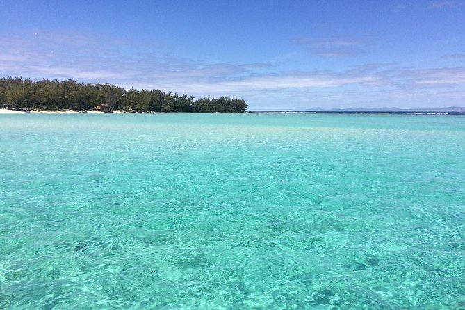 Full-Day Northern Catamaran Cruise: Coin de Mire and Ile Plate Island - Sailing north past Cap Malheureux and Pereybere