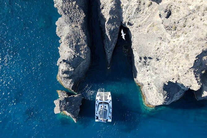 Full-Day Private Tour in Santorini by Luxury Catamaran - Palea Kameni and the sulfur waters near Nea Kameni
