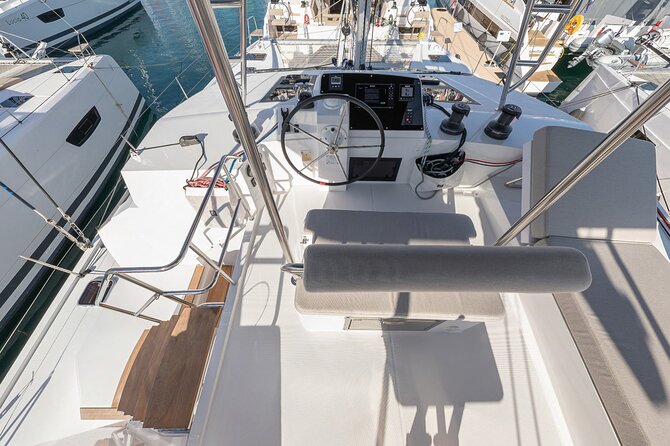 Full-Day Private Tour in Santorini by Luxury Catamaran - Vlychada: a fitting final harbor