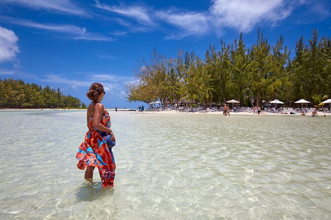 Full Day Shared Tour Catamaran to Ile Aux Cerfs - What the $95.30 price really covers