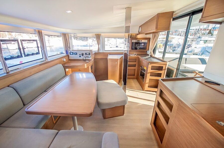 Funchal Bay: Dolphin & Whale Watch Luxury Catamaran Cruise - The 45-minute return along Madeira’s coast