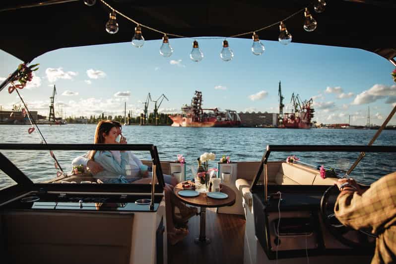 Gdańsk : Catamaran River Cruise - Why the private catamaran format matters