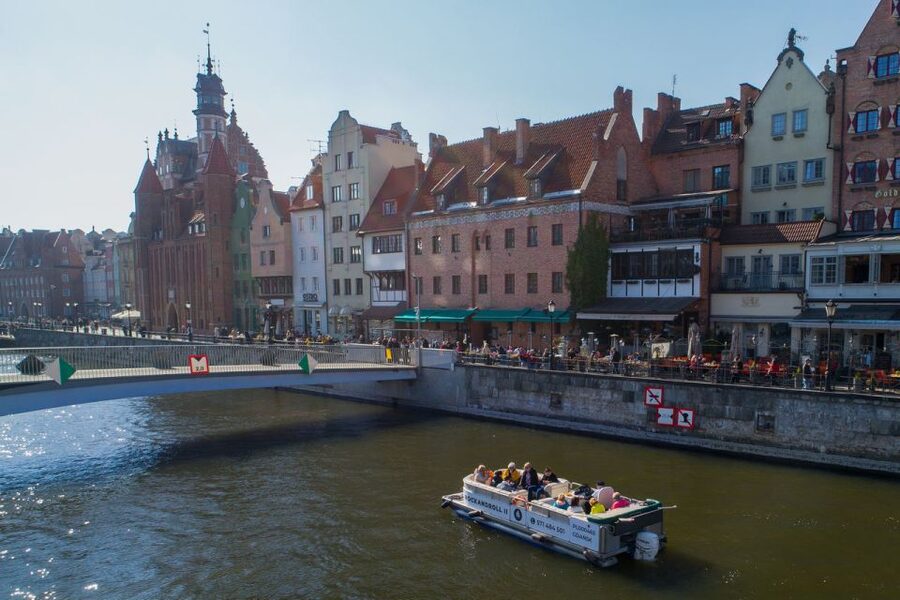 Gdańsk: Motlawa River Sightseeing Catamaran Cruise - The Teutonic Castle wall and Długie Pobrzeże