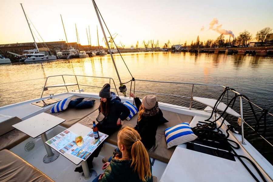 Gdansk/Sopot: Breakfast Cruise on a Catamaran - Gdańsk uses the Motława River as your starting point