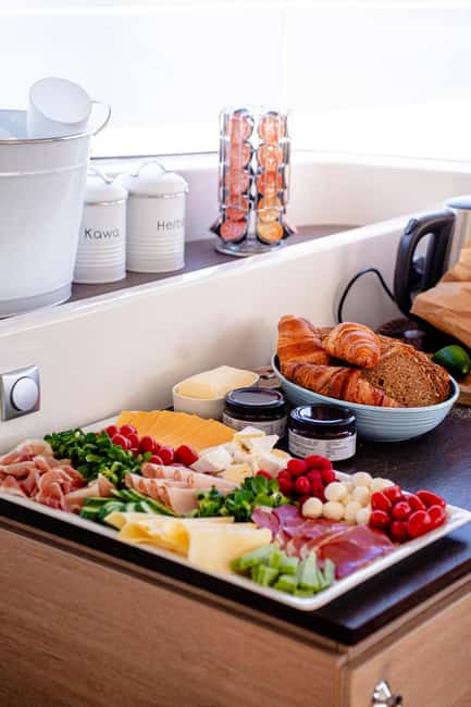 Gdansk/Sopot: Breakfast Cruise on a Catamaran - Breakfast is the heart of the outing