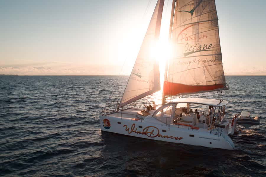 Grand Baie: Cocktail & Sunset Catamaran Cruise - Boarding, seating, and the feel of the boat