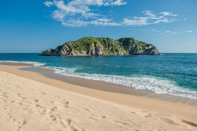 Guided Tours of the 7 Bays of Huatulco Oaxaca in Catamaran - Key Things to Know Before You Book