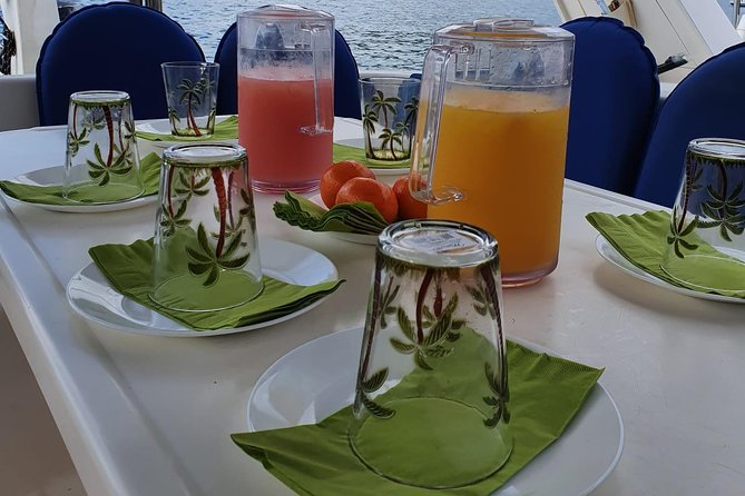 Hakuna Matata - St Maarten Catamaran day cruise - Booking details and practical cautions