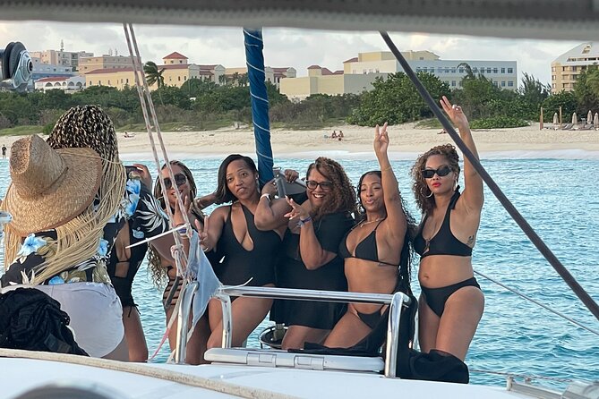 Hakuna Matata - St Maarten Catamaran day cruise - Captain Robert and the friendly crew