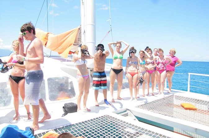 Half Day Catamaran & Snorkeling - The crew and the family factor