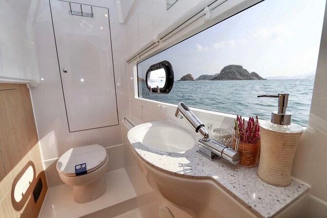 Half Day Luxury Catamaran Turtle Snorkel And Beach - Snacks and drinks after the water activities