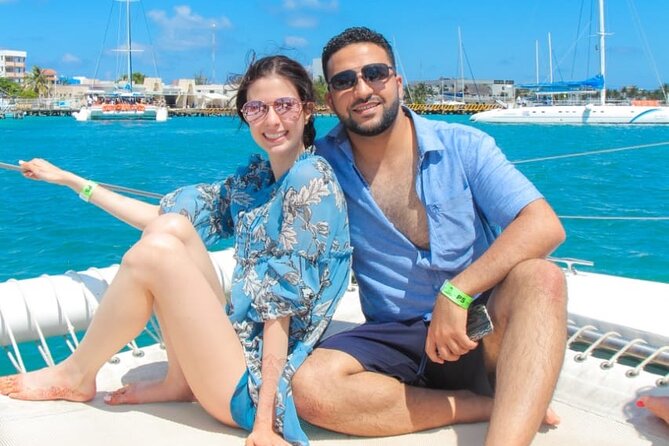Half Day Sailing Private Catamaran to Isla Mujeres - Isla Mujeres and the choice between beach or boat