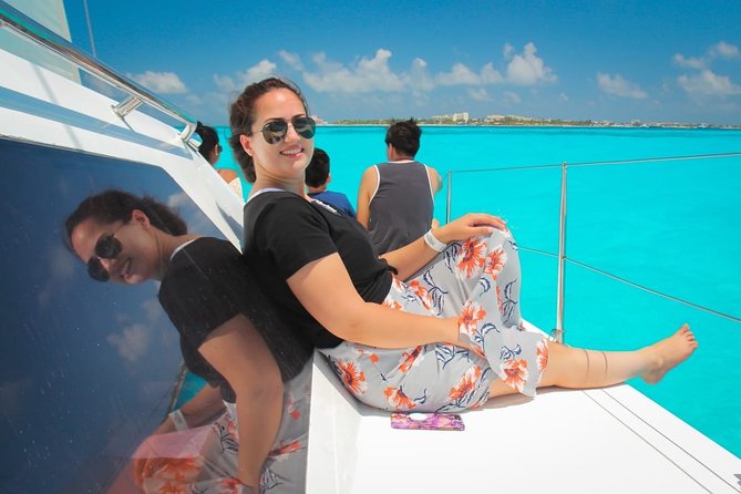 Half Day Sailing Private Catamaran to Isla Mujeres - Sailing toward Isla Mujeres with your own crew