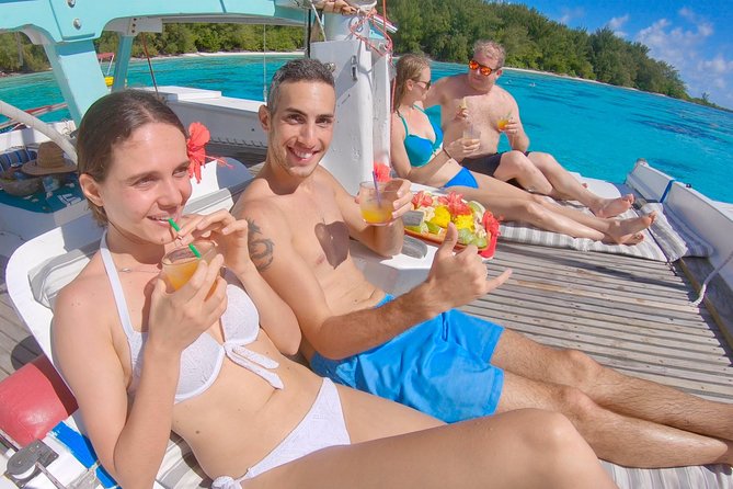 Half Day Tour : Moorea Snorkeling & Sailing on a Catamaran named Taboo - The shark and stingray stop