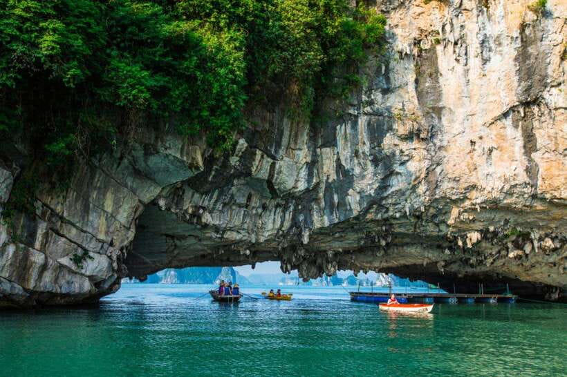 Hanoi/Ha Long: Ha Long Bay Luxury Day Cruise by Catamaran - How the Group Size Changes the Experience