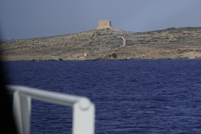 Highspeed Catamaran Crossing Between Malta and Gozo - What you can see and do onboard
