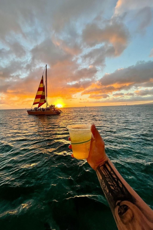 Honolulu: 90 Minute Catamaran Sunset Sail - The sunset views from Ala Moana to Waikiki