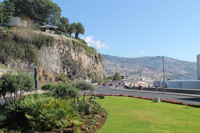 Hop-on Hop-off Bus Tour and Catamaran Whale & Dolphin Watching - Cable car stop and the uphill choice