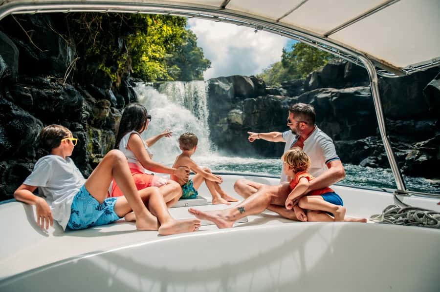 Ile Aux Cerfs: Catamaran Cruise, island, waterfalls, Lunch - Arriving at Ile aux Cerfs