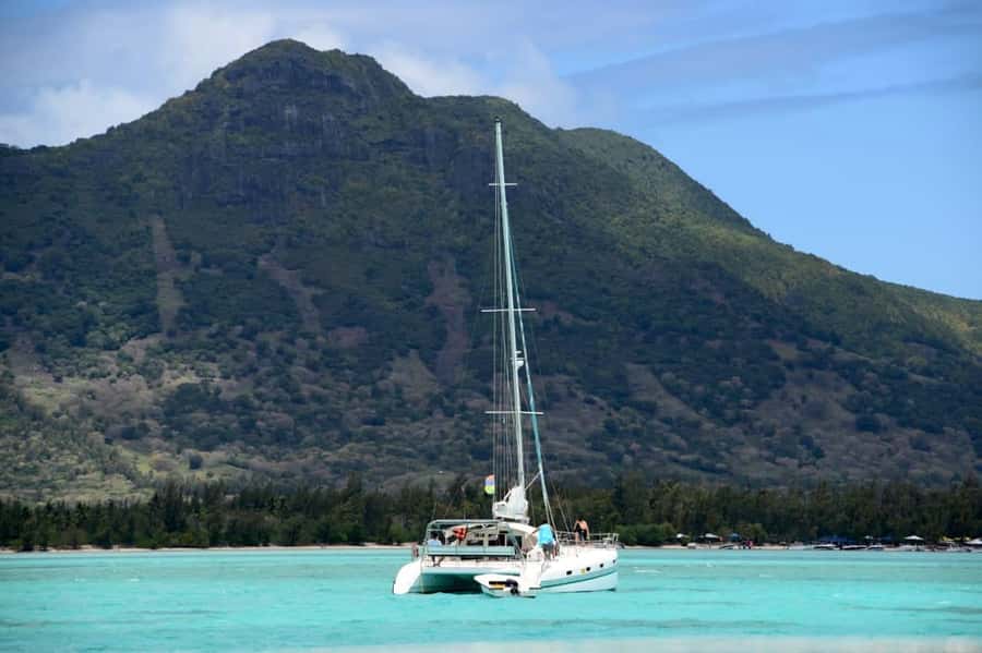 Ile Aux Cerfs Catamaran Cruise sailing from Mahebourg - Key points to know before booking