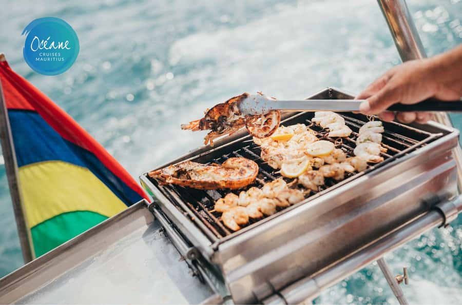 Île aux Cerfs: Private Catamaran Cruise with Gourmet Lunch - Why this private catamaran day deserves a place on your Mauritius plan