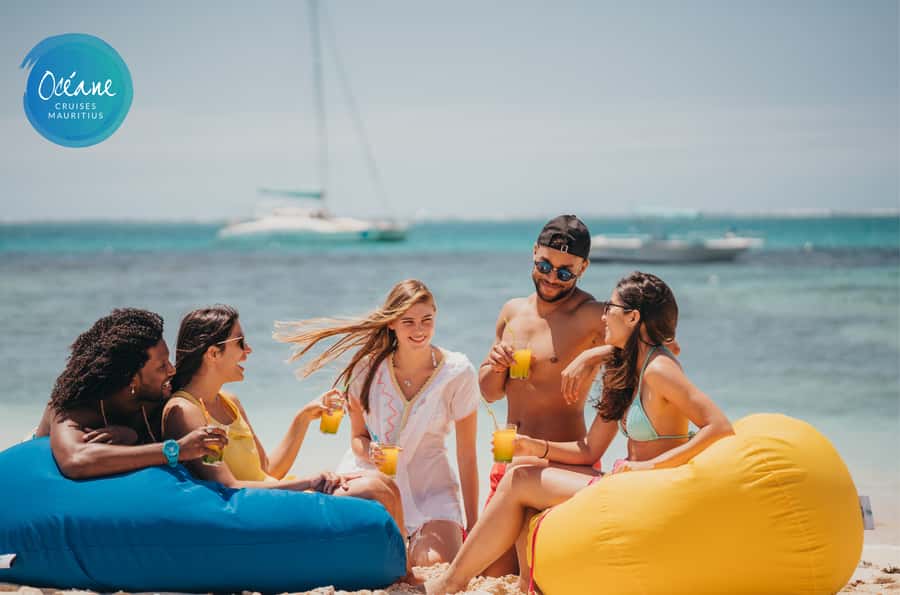 Île aux Cerfs: Private Catamaran Cruise with Gourmet Lunch - Snorkeling near Ile aux Aigrettes