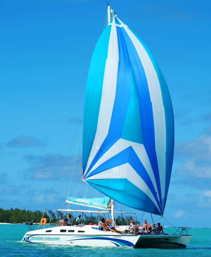Ile aux Cerfs: The very best day by catamaran. - The return route and two hours of coastal views