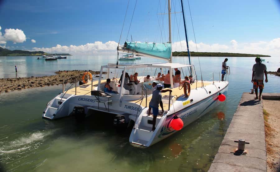 Ile aux Cerfs: The very best day by catamaran. - The 20-minute secret stop for swimming and snorkeling
