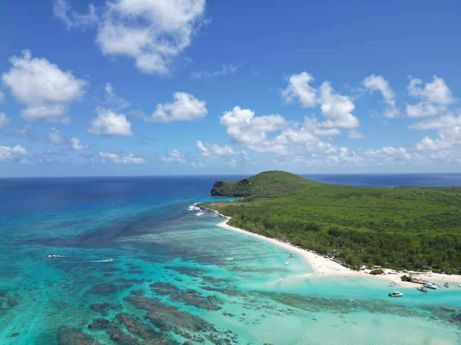 Ilot Gabriel: Catamaran Cruise & BBQ Lunch - BBQ lunch on the catamaran