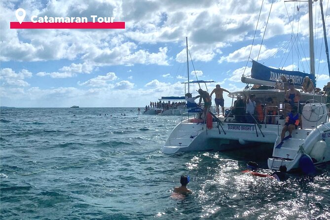 Isla Mujeres Catamaran + Snorkel + Open Bar on board + Buffet - The catamaran ride toward Isla Mujeres