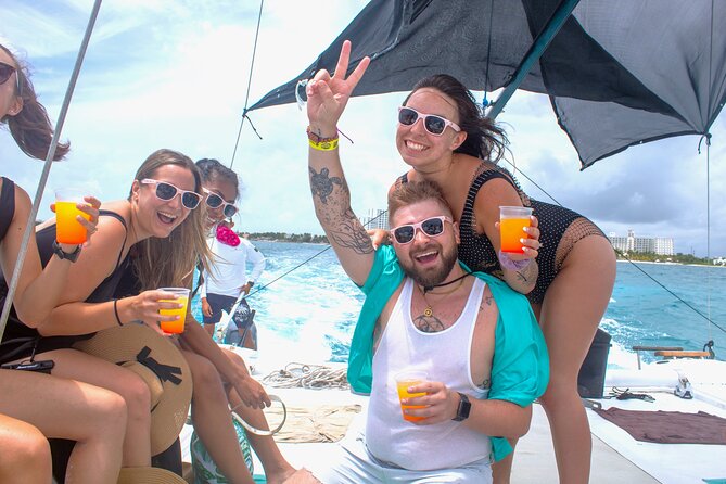 Isla Mujeres Catamaran Tour from Cancun with Snorkel and Open Bar - The Ride Back and the Final Toast