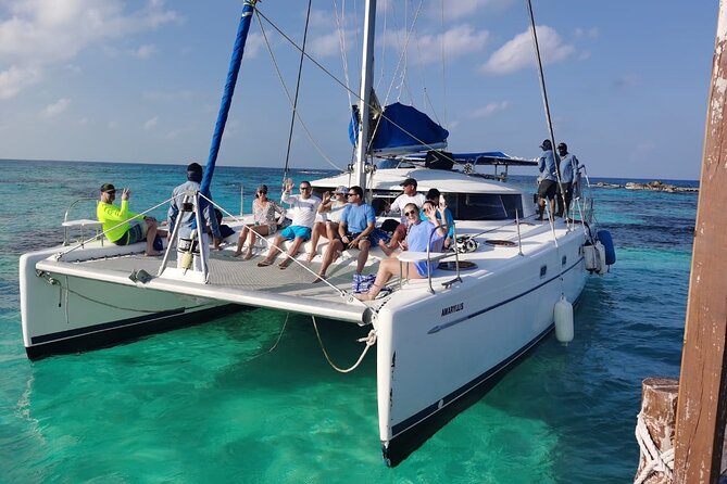 Isla Mujeres: Catamaran Tour with Snorkeling Food, Drinks, Beach - Sailing from Cancun with an open bar