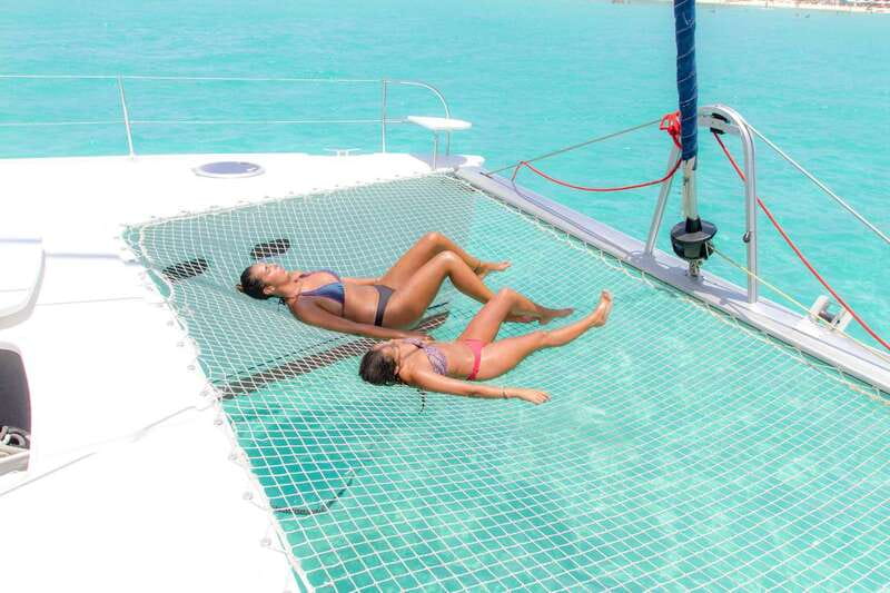 Isla Mujeres: Catamaran with Open Bar, Snorkeling and Lunch - Arriving at Playa Norte