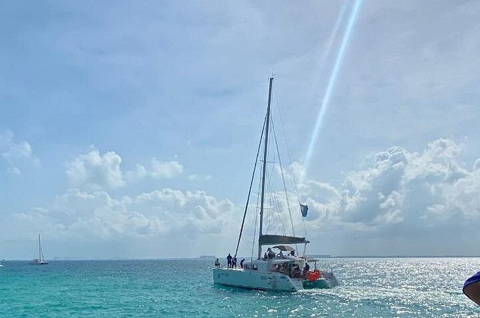 Isla Mujeres on luxury catamaran with snorkel, open bar and lunch - Is the $130.34 price fair?