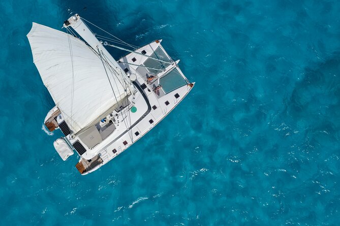 Isla Mujeres Platinum by Albatros Catamarans - Lunch and lounge time at AMAZONA Beach Club
