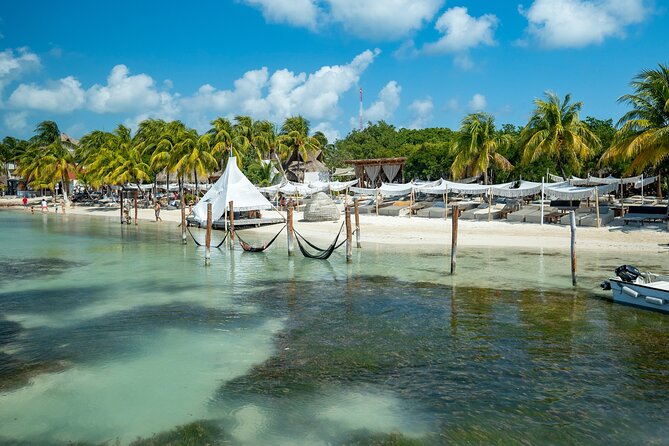Isla Mujeres Plus by Albatros Catamarans - Seeing Isla Mujeres by golf cart