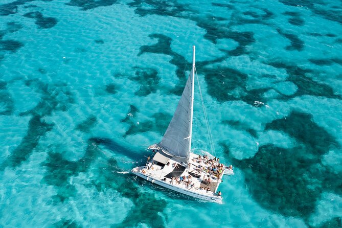 Isla Mujeres Plus by Albatros Catamarans - Who will enjoy this day most