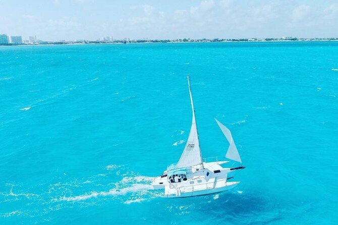 Isla Mujeres Premium Tour in Private Catamaran with Lunch - What this Isla Mujeres catamaran tour really offers