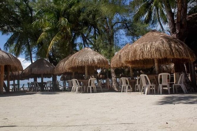 Isla Mujeres Premium Tour in Private Catamaran with Lunch - Two hours at Playa Norte and Isla Mujeres
