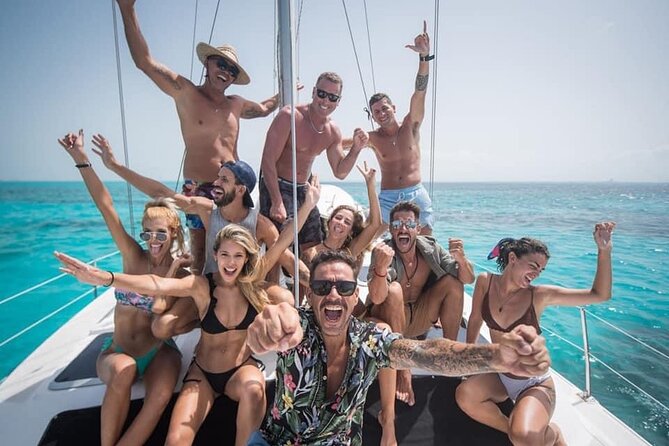 Isla Mujeres Private Catamaran, Cruising, Snorkeling having Fun!! - The final sail toward Playa Norte