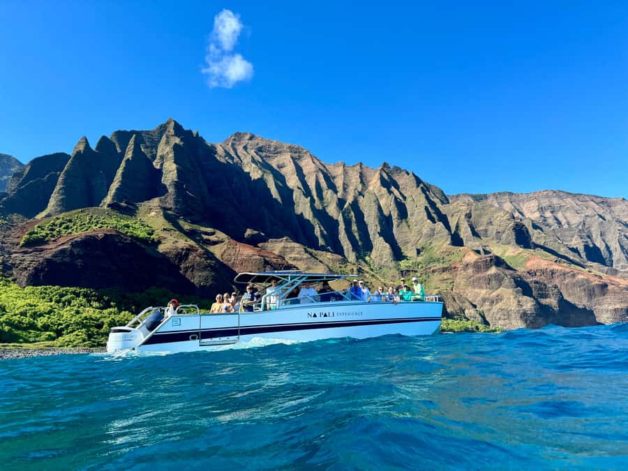 Kauai: Na Pali Coast Deluxe Power Catamaran Tour - Key points to know before booking